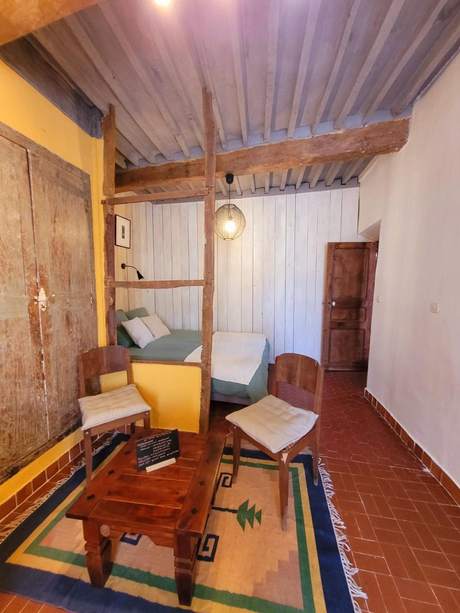 Hotel Au Puits De La Fontaine Tavernes Pokoj fotografie