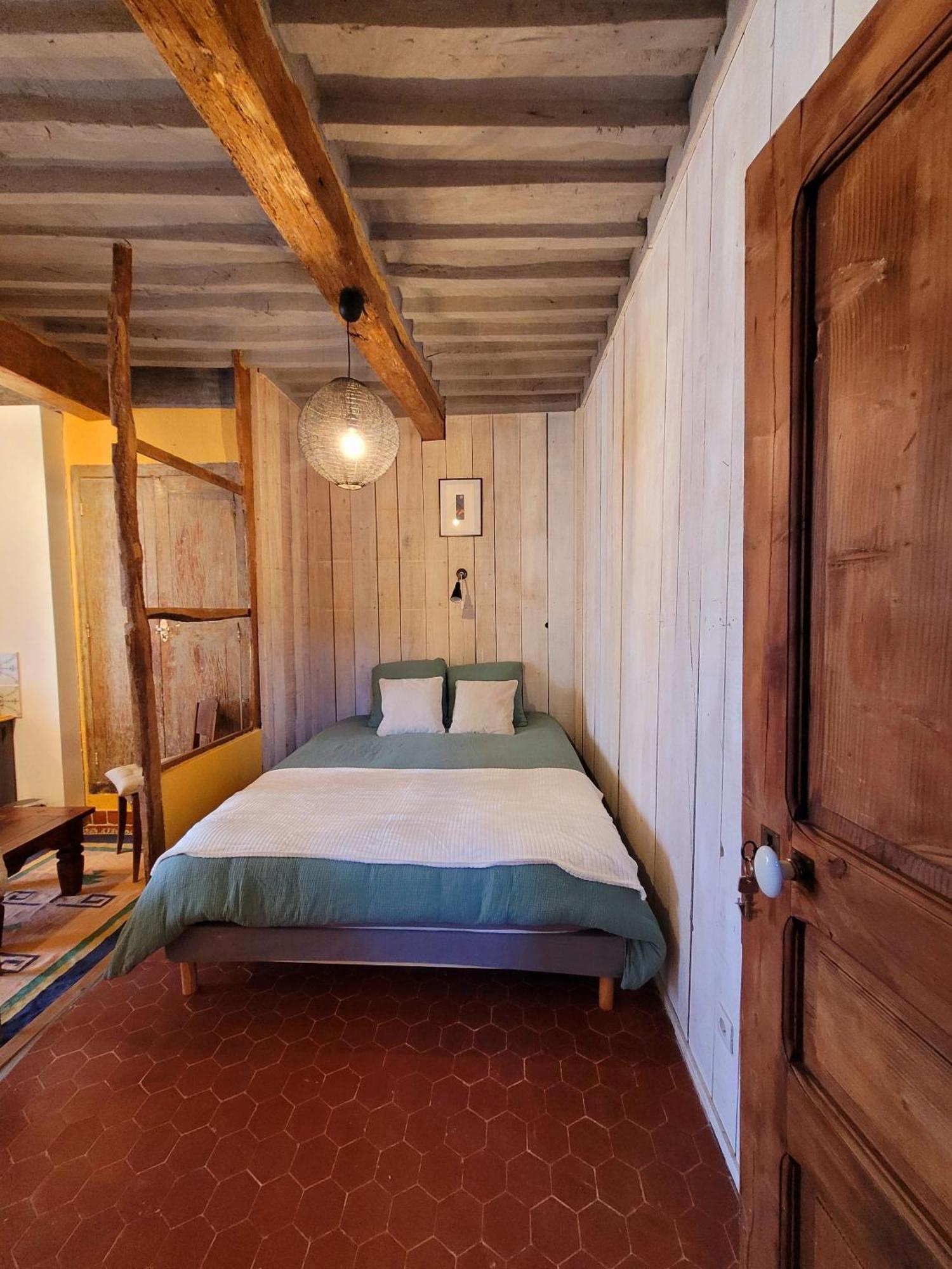 Hotel Au Puits De La Fontaine Tavernes Pokoj fotografie